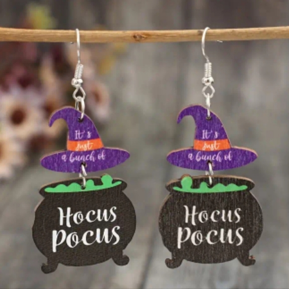 Hocus pocus dangle wood earrings - Picture 3 of 7